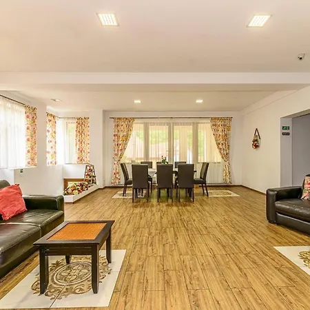 Panoramic Center בית הארחה